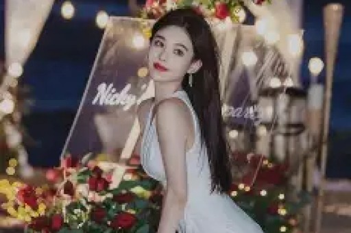 出轨风波后首现身宋宁峰被网友在无锡蠡湖公园偶遇带一双儿女